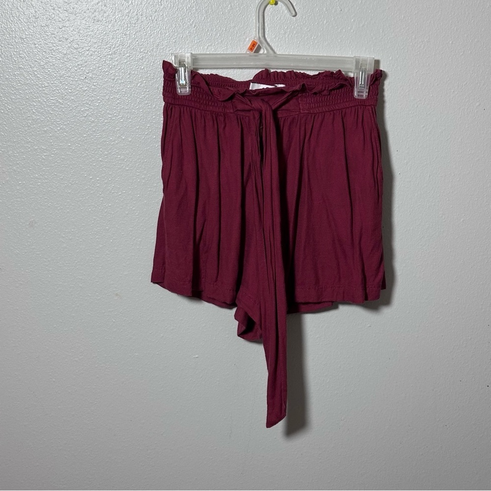 Hollister Women Red Elastic Ultra High-rise Shorts Size Small.